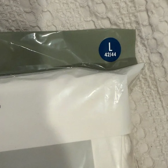 Goodfellow & Co Classic White Crew-Neck T-Shirts - Picture 3 of 6